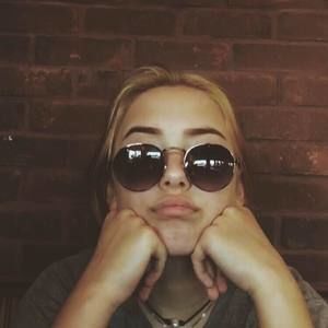 Meet your Posher, Vanessa